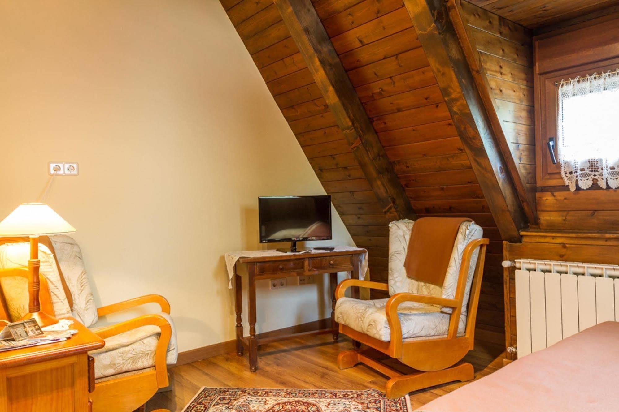 Hostal Aiguamog Саларду Экстерьер фото