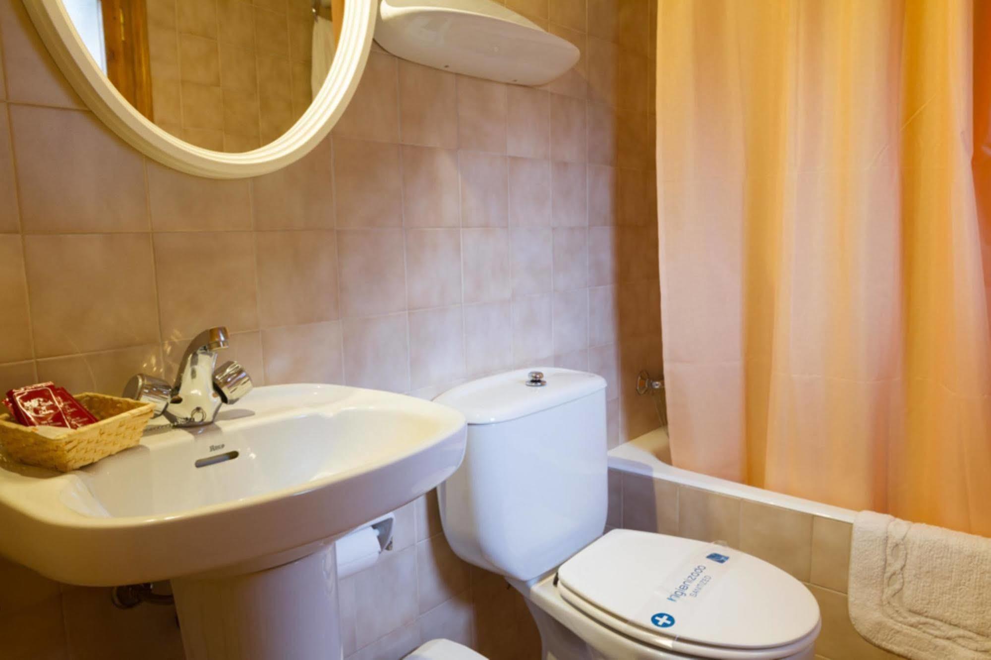 Hostal Aiguamog Саларду Экстерьер фото
