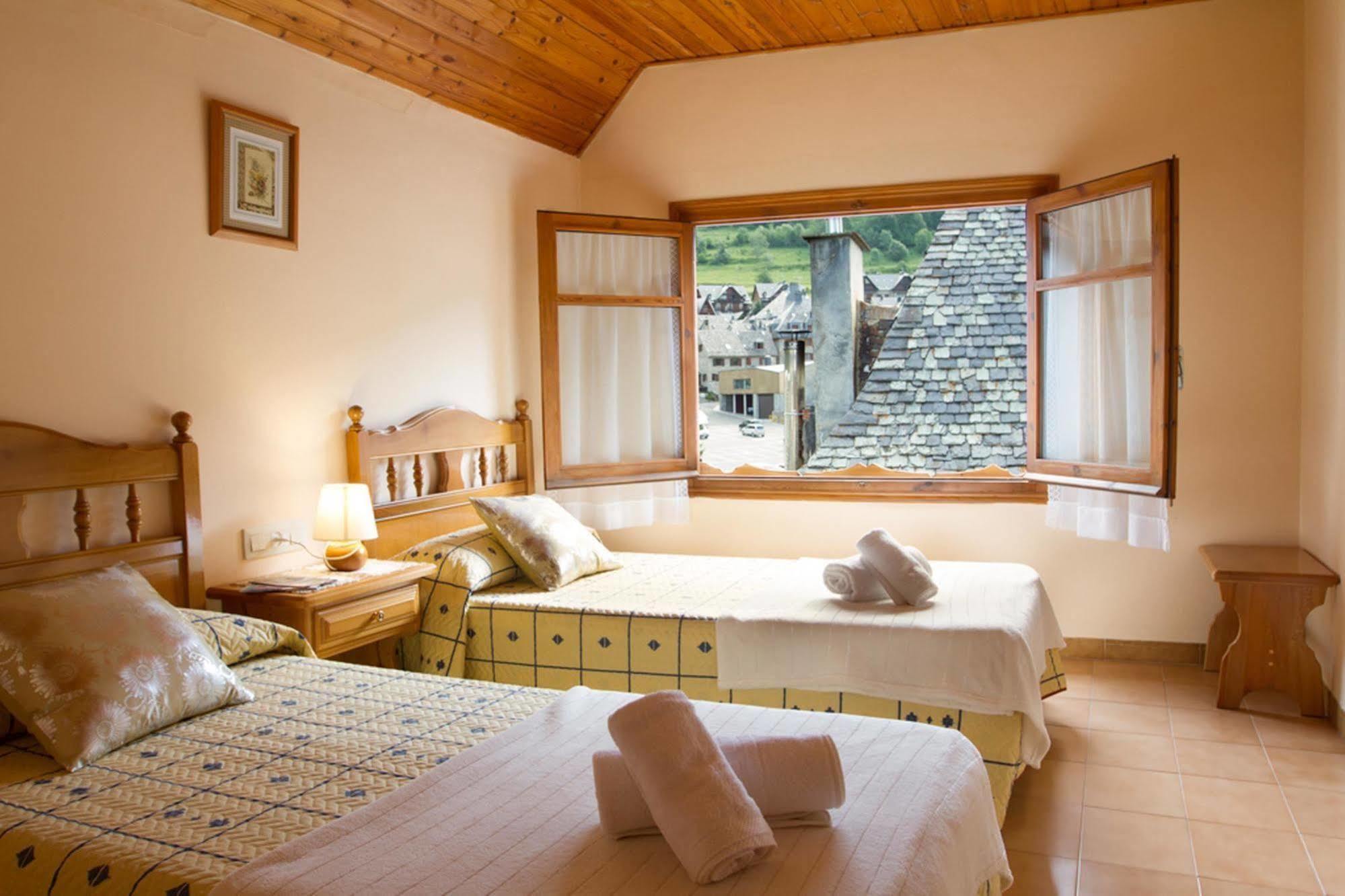Hostal Aiguamog Саларду Экстерьер фото