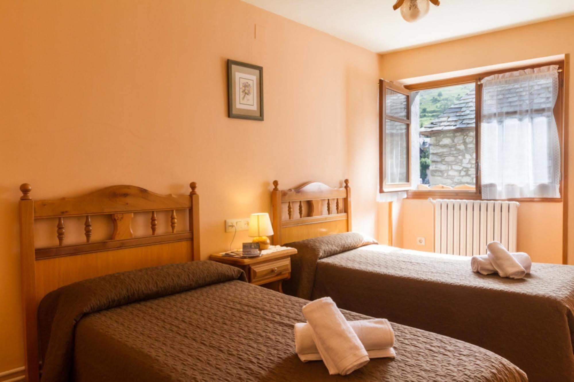 Hostal Aiguamog Саларду Экстерьер фото